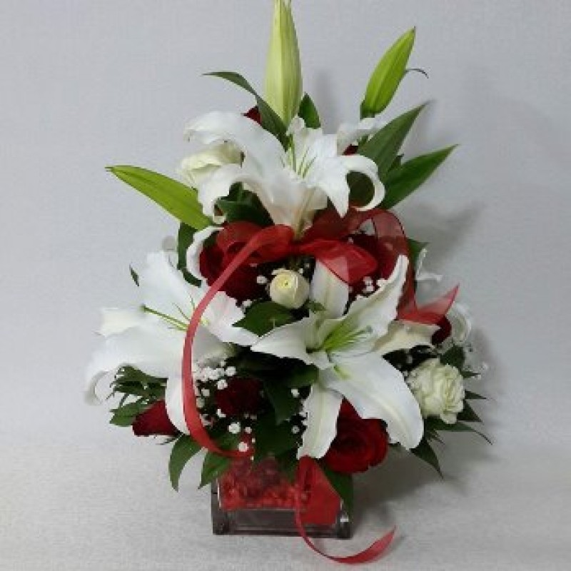 KARE CAMDA LİLYUM VE GÜL