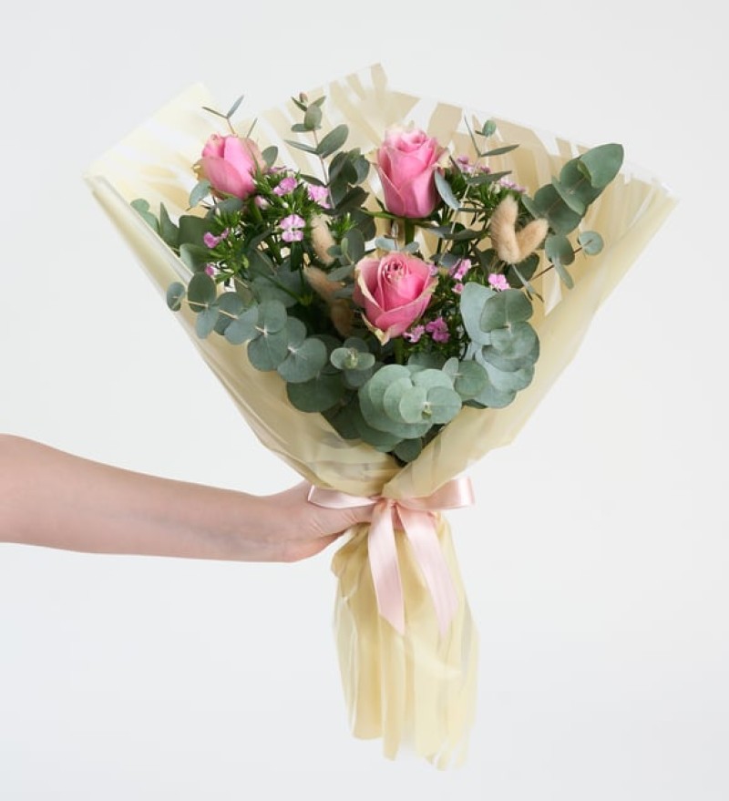 Leopar desenli bukette pembe gül