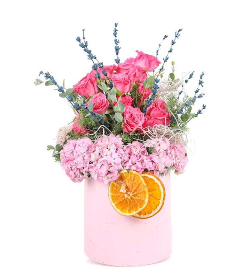 Seramik Vazoda Güller Hüsnüyusuflar