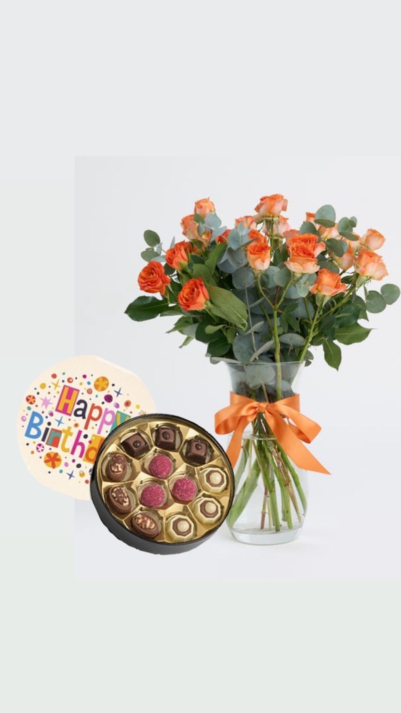 Vazoda Turuncu Çardak Güller & Doğum Günü Temalı Çikolata