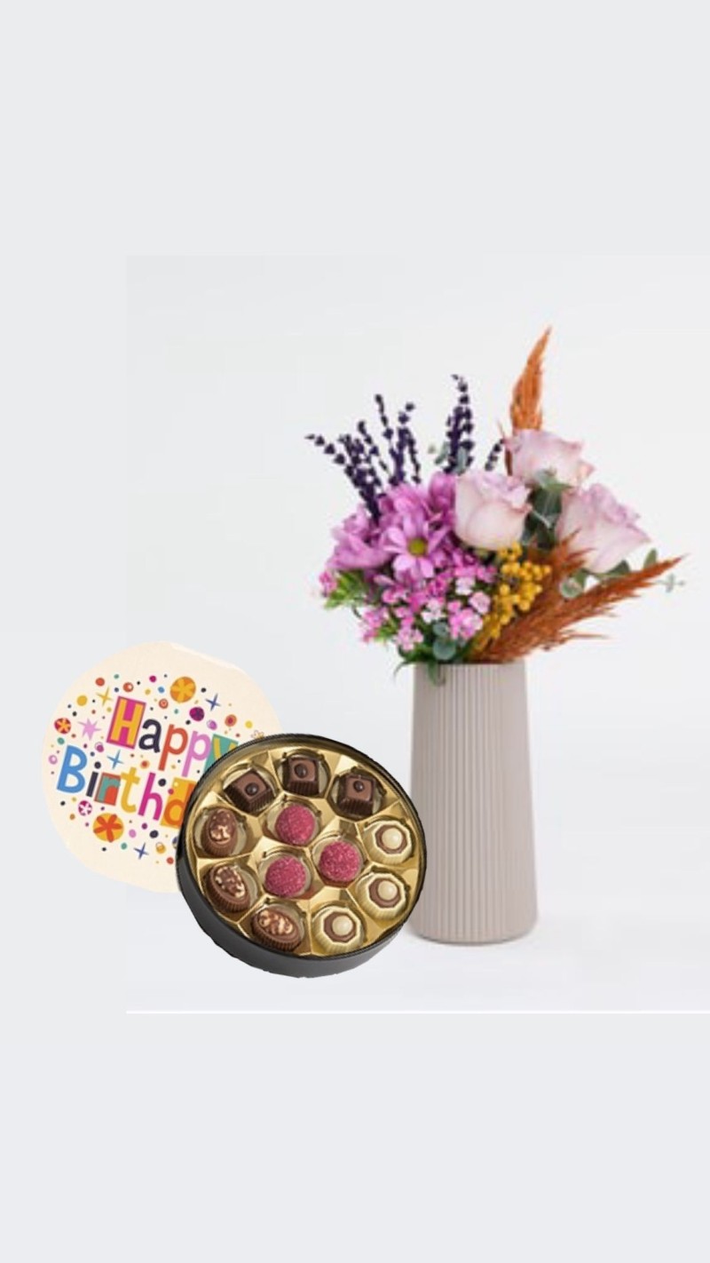 Vazoda Renkli Güller ve Papatyalar & Doğum Günü Temalı Çikolata