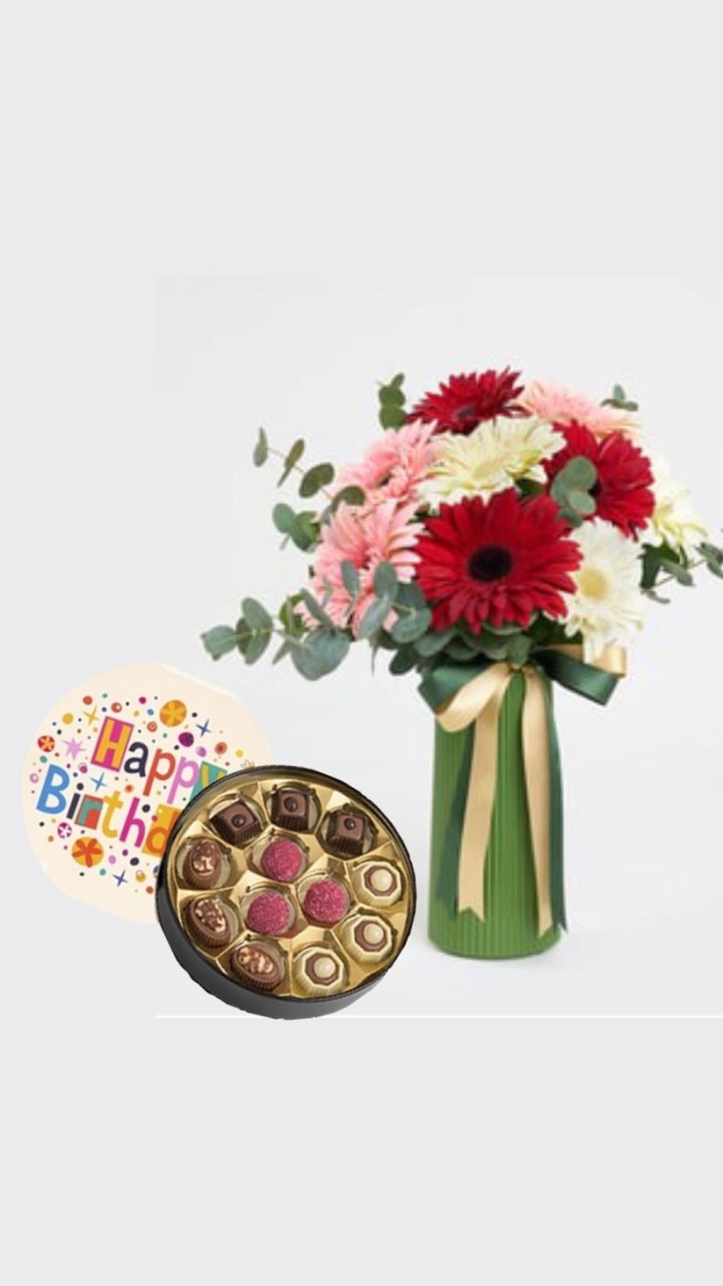Vazoda Renkli Gerberalar ve Doğum Günü Temalı Çikolata
