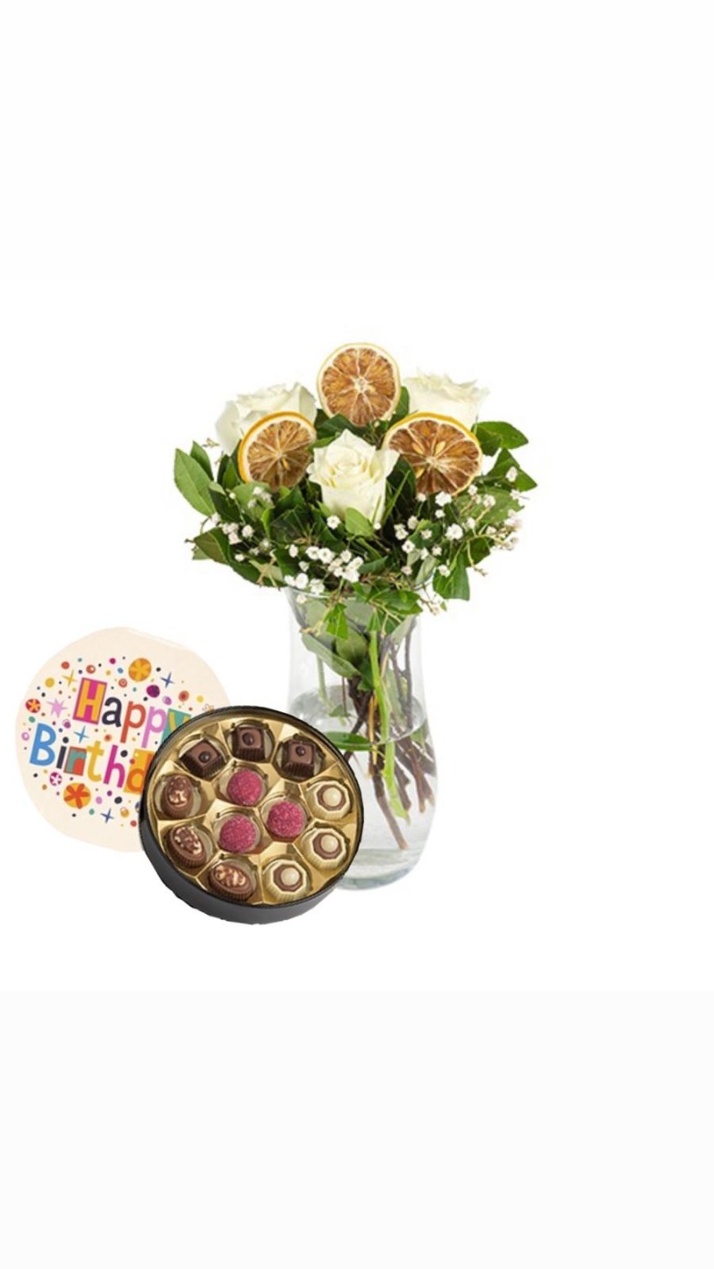 Vazoda Beyaz Güller & Doğum Günü Temalı Çikolata