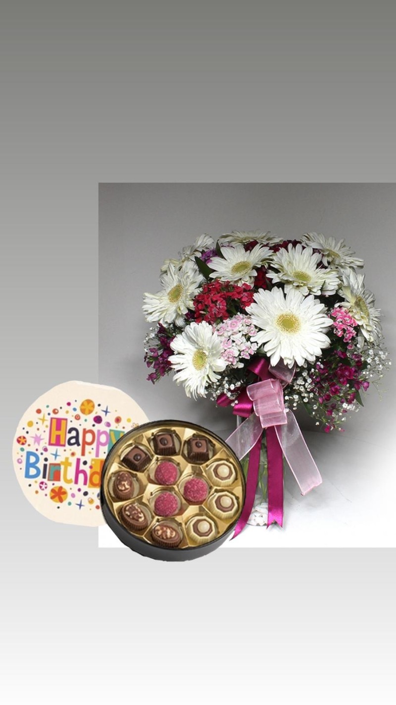 Kristal Vazoda Renkli Gerberalar & Doğum Günü Temalı Çikolata