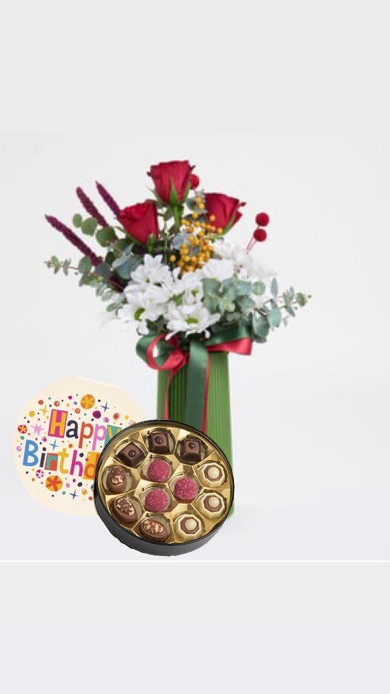 Vazoda Kırmızı Güller ve Papatyalar & Doğum Günü Temalı Çikolata