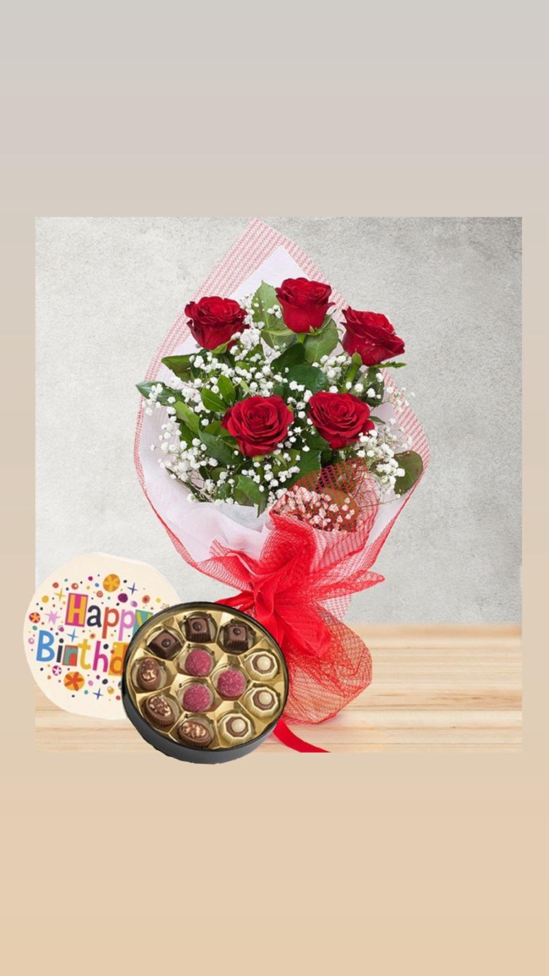 Bukette Kırmızı Güller & Doğum Günü Temalı Çikolata