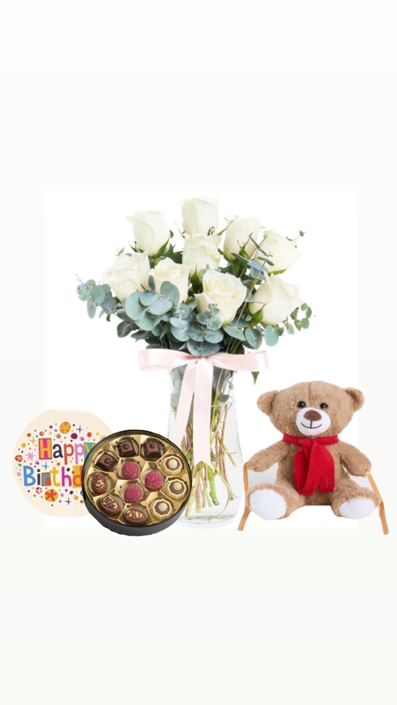 Vazoda Beyaz Güller & Peluş Ayı & Doğum Günü Temalı Çikolata