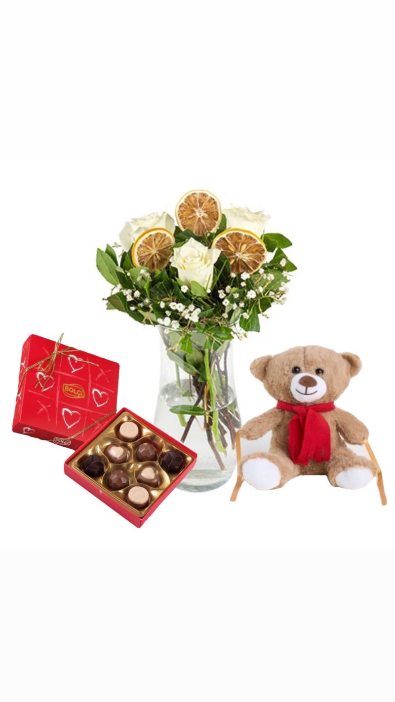 Vazoda Beyaz Güller & Peluş Ayı & Çikolata